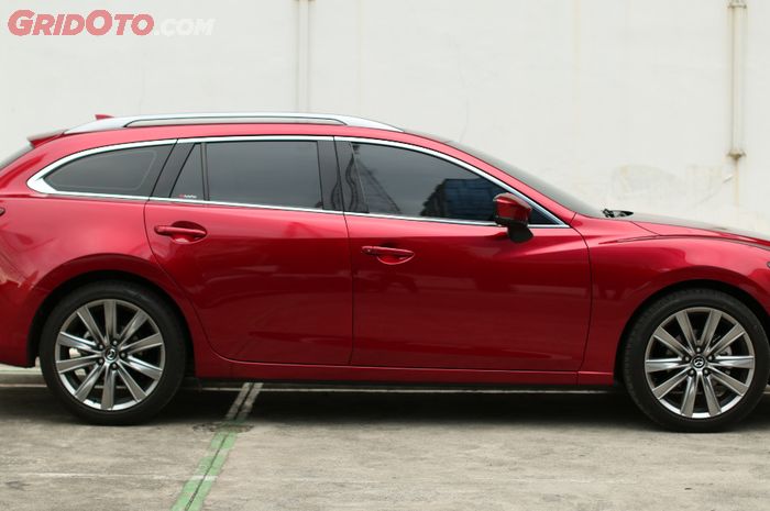 Mazda6 Elite Estate punya akomodasi lebih baik pada bagian kargo dibanding versi sedan