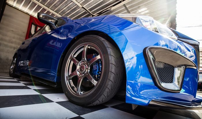 Modifikasi Mazda2 street racing pakai pelek Rays VR-G2 Limited