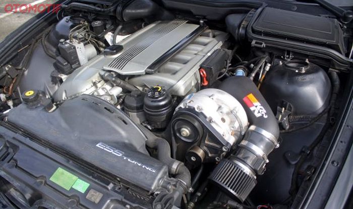 Mesin dijejali turbochager ESS