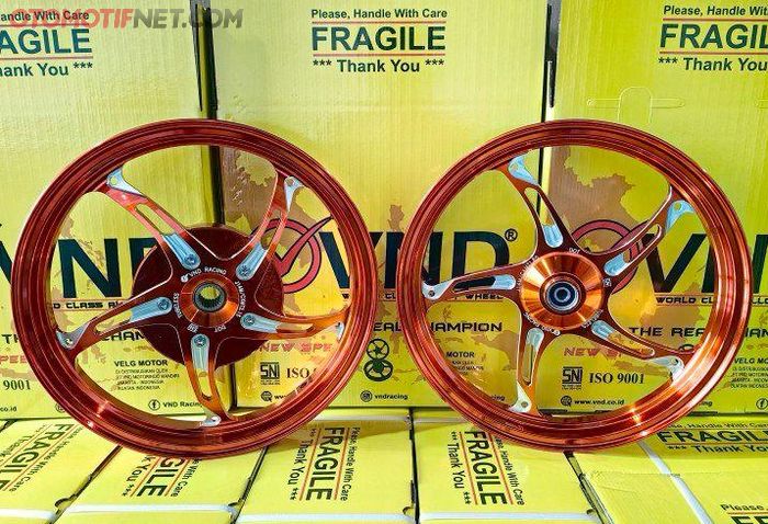 VND New Speed tersedia warna orange, black, silver dan blue