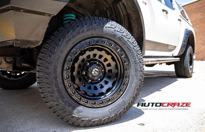 Modifikasi Mitsubishi Triton lama pasang lift kit dan pelek Fuel Zephyr 17 inci