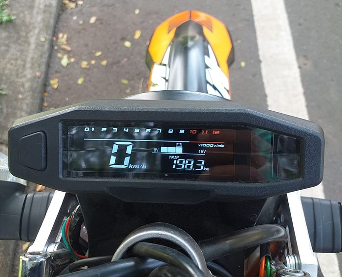 Spidometer pakai KTM.