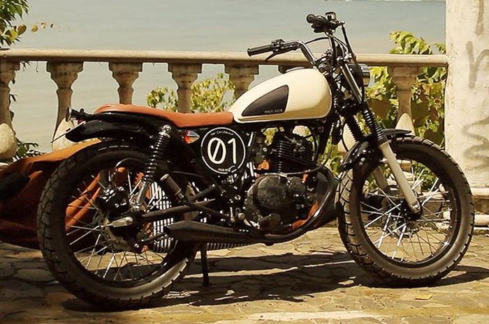 Modifikasi Suzuki GN125 bergaya street tracker minimalis