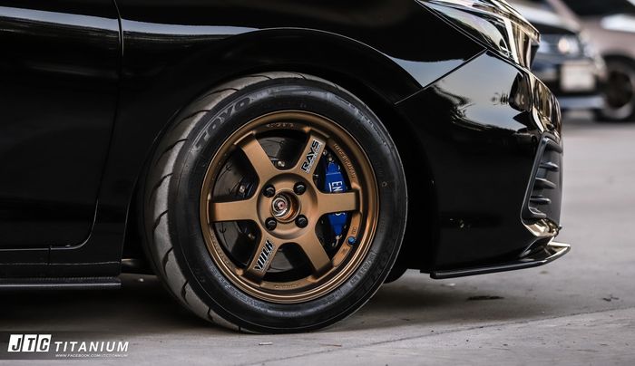 Modifikasi All New Honda City sedan pasang pelek Volk Racing TE37