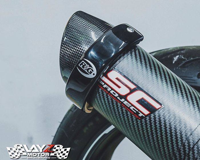 Exhaust protector R&amp;G.