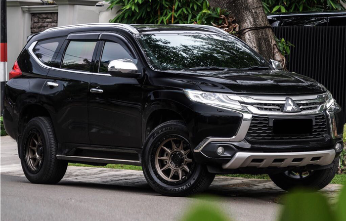 Mitsubishi Pajero Sport ganti pelek dengan memertahankan ban standar