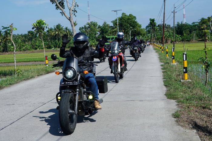 Ilustrasi touring