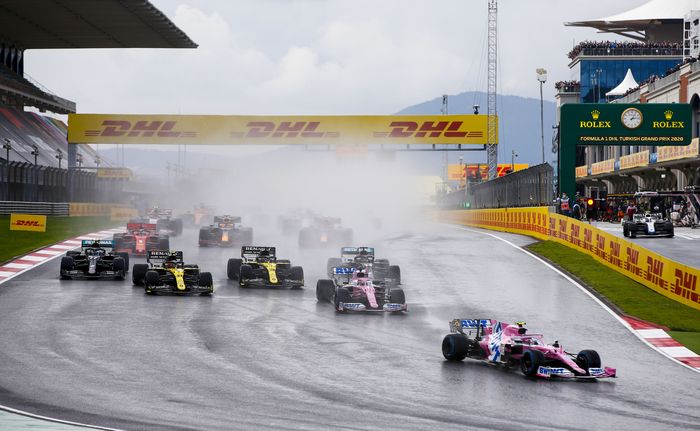 Start dari posisi terdepan, Lance Stroll langsung memimpin jalannya lomba pada tahap awal F1 Turki 2020