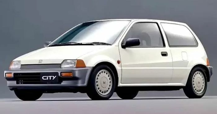Honda City generasi kedua lebih besar dimensinya dari yang pertama