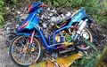 Kenapa Nih, Motor Matik Dibuang di Tempat Bakar Sampah