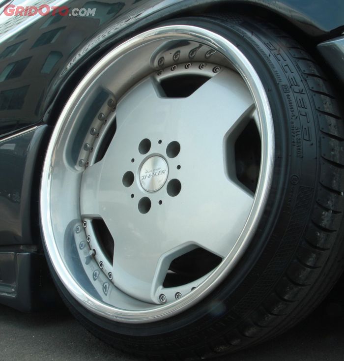 SSR Strahl yang mirip AMG, obat bosan