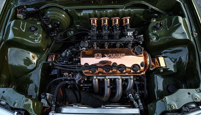 Tampilan ruang mesin Honda Civic LX ini juga rapih