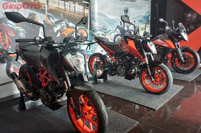 KTM Indonesia meluncurkan tiga motor terbarunya yakni KTM Adventure 250, KTM Duke 200 New Generation (NG) dan New KTM Duke 250.