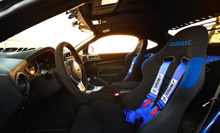 Interior Subaru BRZ dikemas cukup simpel namun sporty