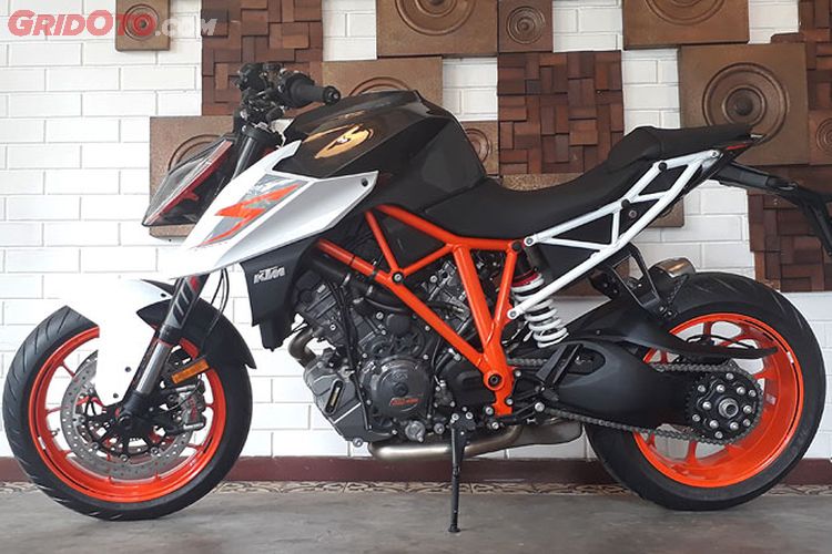 Bedah Kaki-Kaki KTM 1290 Superduke R 