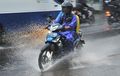 Enggak Nyangka, Ternyata Riding di 10 Menit Pertama Turun Hujan Punya Risiko Crash Lebih Besar