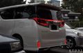 Toyota Vellfire Tambah Cantik, Modal Ganti Lampu Belakang Crystaleye