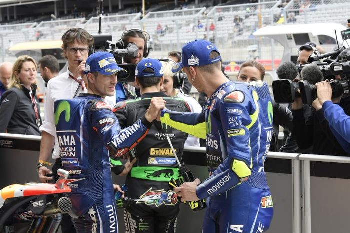 Maverick Vinales dan Valentino Rossi pada MotoGP Amerika 2017