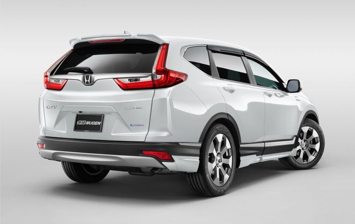 Tampilan belakang Honda CR-V pakai body kit Mugen
