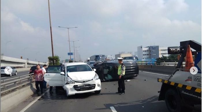 Enam mobil kecelakaan beruntun di tol Arah Halim Perdana Kusuma