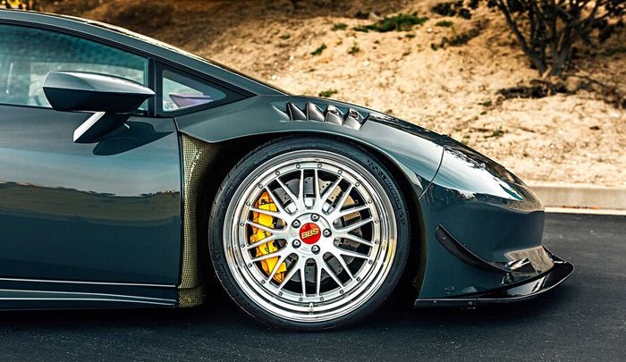 Kaki-kaki elegan Lamborgini Huracan pakai pelek BBS LM