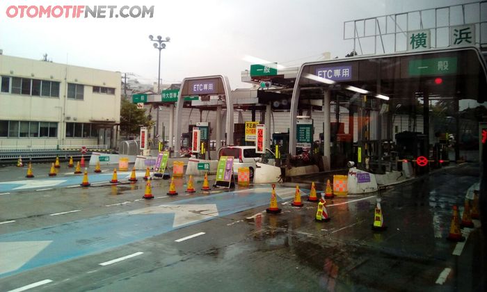 Tarif tol juga mahal, naik transportasi umum seperti kereta lebih efisien