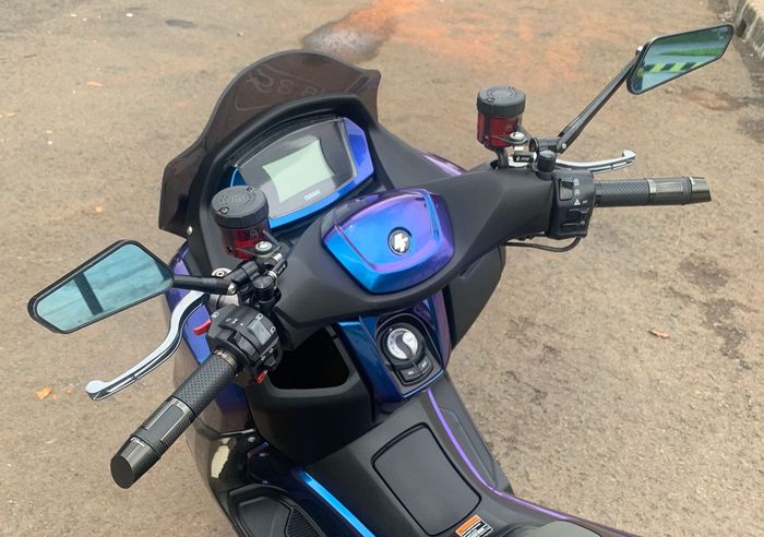 Sektor setang Yamaha All New NMAX kece dengan master rem KTC plus spion Circuit