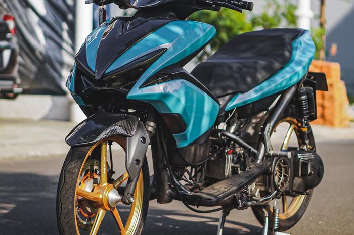 Yamaha Aerox modifikasi bergaya street racing