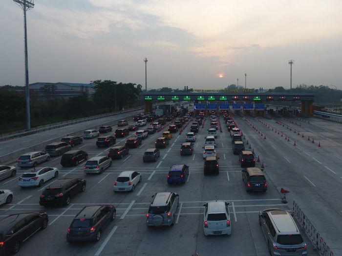 Jasa Marga mencatat total 521.739 kendaraan meninggalkan Jakarta.