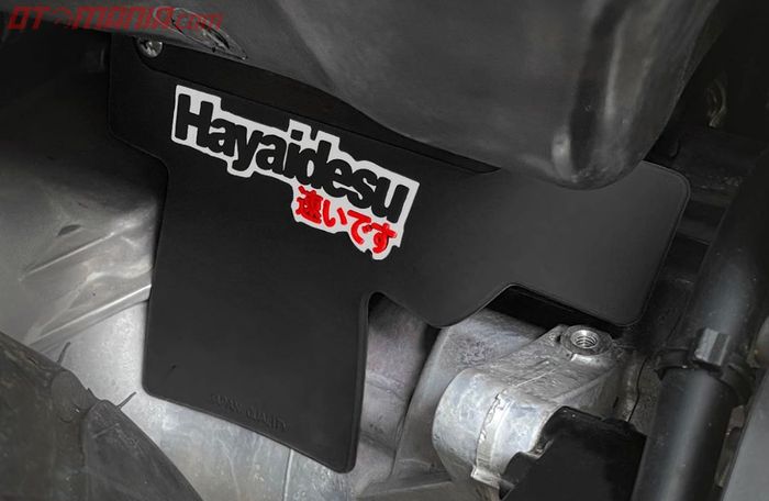 Varian warna hitam mud flap Hayaidesu untuk All New NMAX.