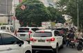 Sering Terjebak Macet? Gini Tips Merawat Mesin Mobil Agar Awet