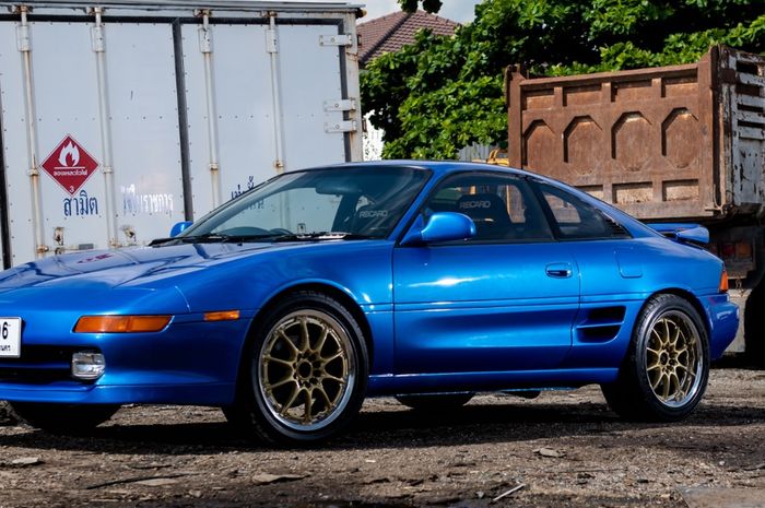 Toyata MR2