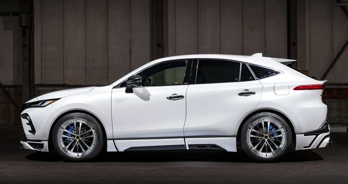 Toyota Harrier pakai pelek lansiran Julia Varian ukuran 22 inci