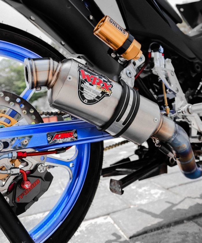 Tampilan kaki belakang dan exhaust system barunya