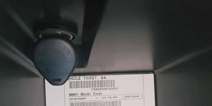 soket 12v boks tengah