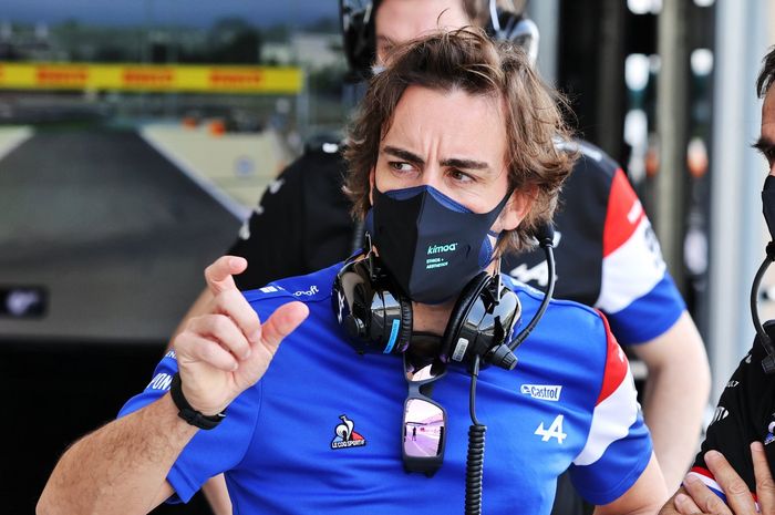 Fernando Alonso alami balapan yang sulit usai kehilangan konsentrasi karena suhu panas di sirkuit Austin. 