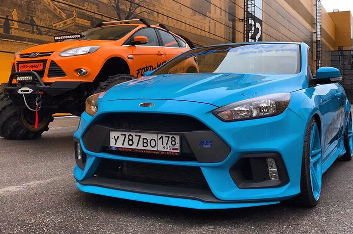 Ford Focus RS dimodif cabriolet dan jadi truk monster