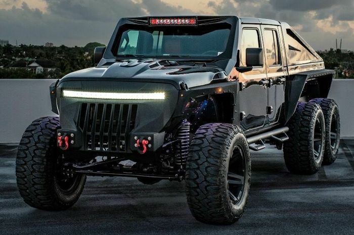 Modifikasi Jeep Gladiator 6x6 hasil garapan Apocalypse