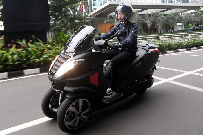 Peugeot Metropolis 400i