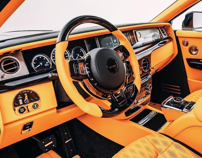 Tampilan kabin modifikasi Rolls-Royce Phantom dibikin nyentrik berwarna oranye