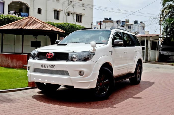 Modifikasi Toyota Fortuner lama garapan KitUp Automotif