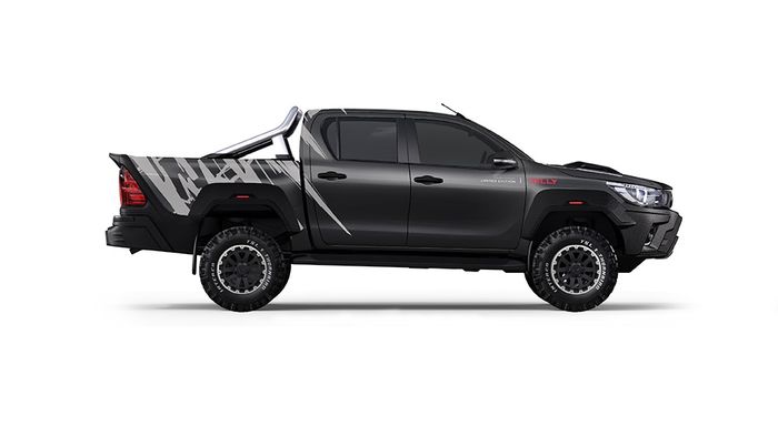 Tampilan samping pikap Toyota Hilux hasil garapan Pickup Design