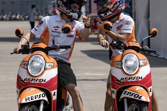 All New Scoopy livery Repsol MotoGP digunakan Marc Marquez dan Dani Pedrosa 