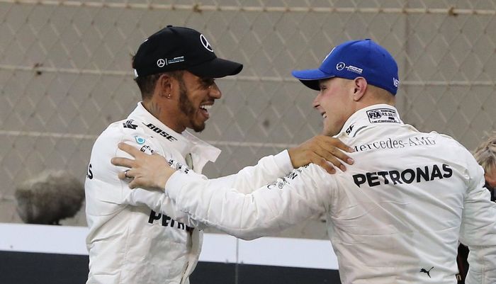 Lewis Hamilton dan Valtteri Bottas di GP F1 Abu Dhabi 2017