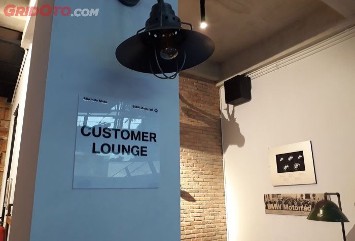 Customer Lounge BMW Motorrad Indonesia