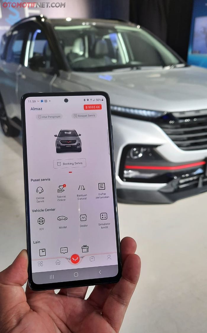 Jangan lupa instal aplikasi My Wuling+ di smartphone Anda usai menebus Almaz RS