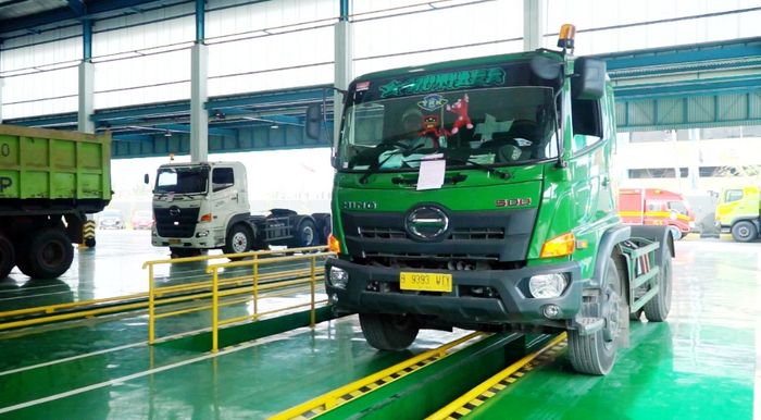 Selain penjualan, Hino Cilincing juga melayani perawatan kendaraan komersi