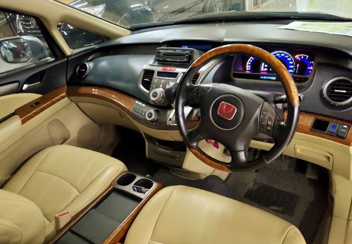 Interior Honda Odyssey Absolute