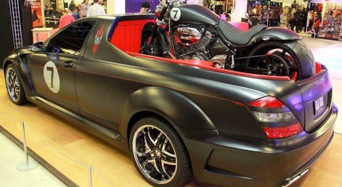 Mercedes-Benz S-Class diubah jadi pikap buat angkut moge