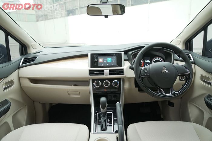 Interior Mitsubishi Xpander Ultimate AT